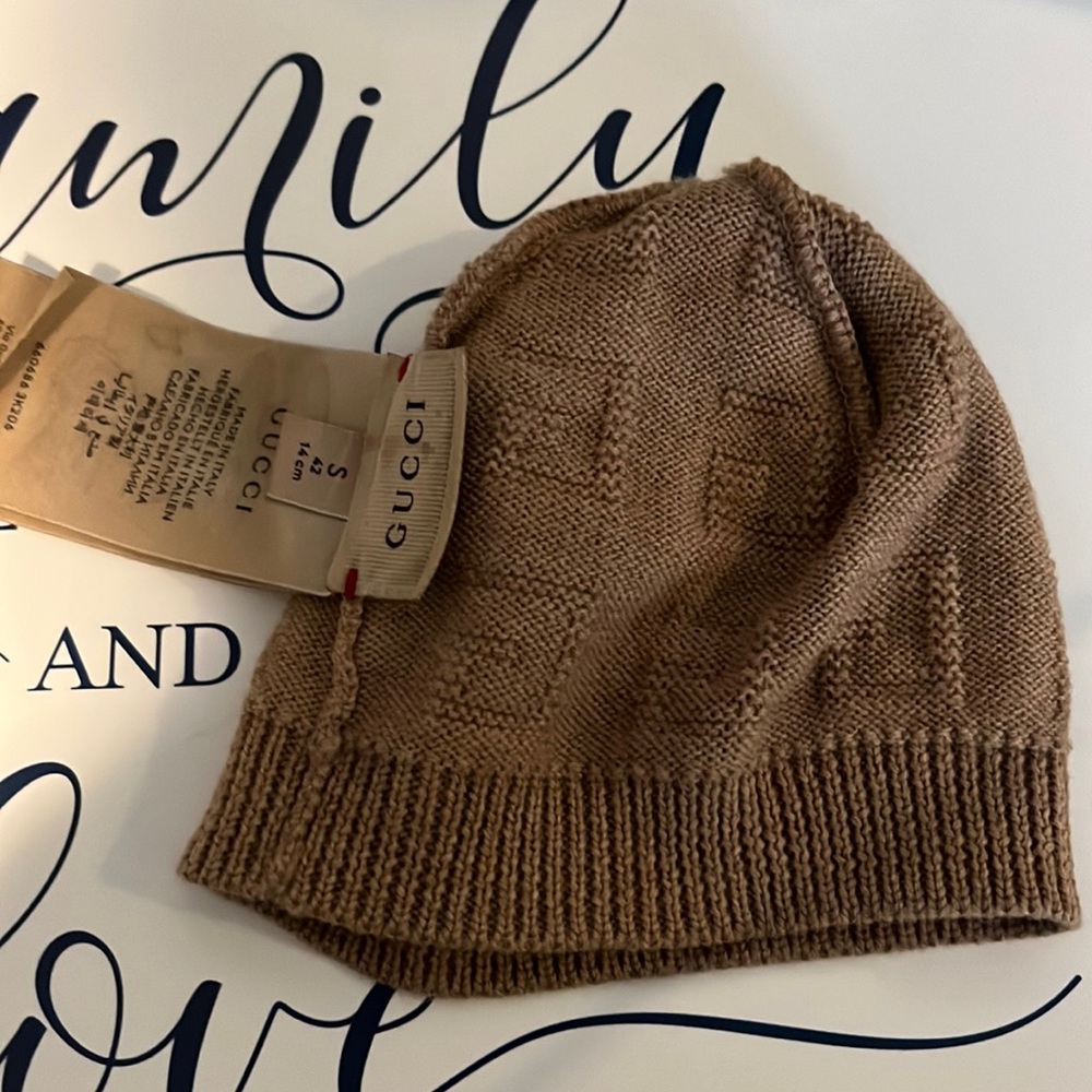 Infant size small brown Gucci hat in great condition